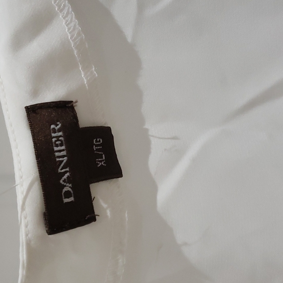 Danier, Size XL, Sleeveless white - Picture 2 of 3